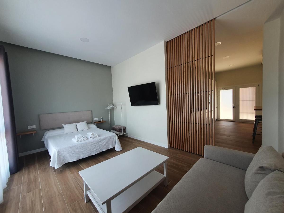 Redondela Apartments - Bedroom, Bathroom & Kitchen Exterior foto